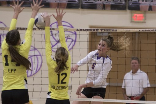 Shelby Saporetti had eight kills in Tuesday's 3-0 victory over visiting Golden West High School. The Tigers face Hanford tonight (Oct. 26).